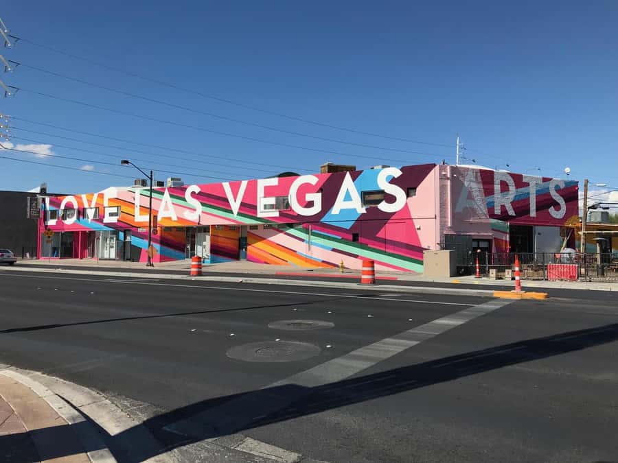 Las Vegas: 18b Arts District Walking Adventure - Paco Alvarez adds the local story