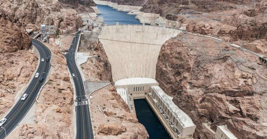 Las Vegas: 3-Hour VIP Hoover Dam Small-Group Mini Tour - Looking across Lake Mead