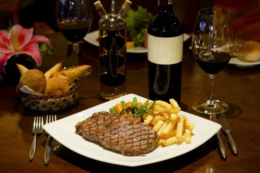 Las Vegas: 90-Day VIP Shop and Dine4Less Card City Hopper - What the dining discounts really cover