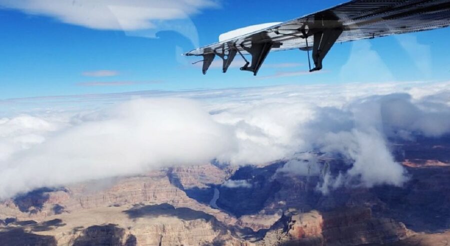 Las Vegas: Antelope Canyon and Horseshoe Bend Airplane Tour - Food, group size, and the rhythm of the day