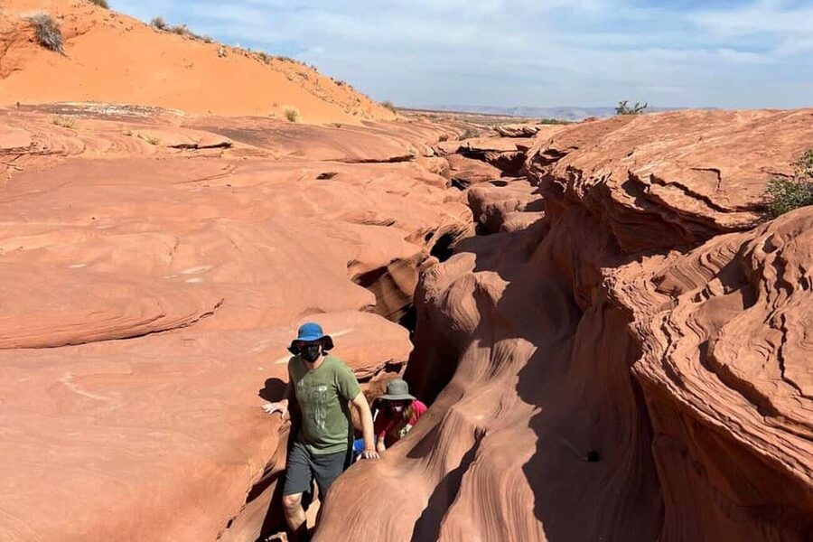 Las Vegas: Antelope Canyon and Horseshoe Bend Day Trip - One hour above the Colorado River at Horseshoe Bend