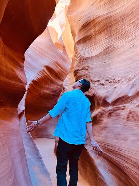 Las Vegas: Antelope Canyon and Horseshoe Bend Day Trip - Lunch, water, and the small comforts