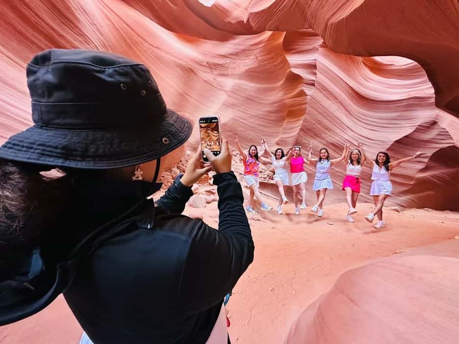 Las Vegas: Antelope Canyon Horseshoe Bend Tour & Lake Powell - Choosing prime time or non-prime time