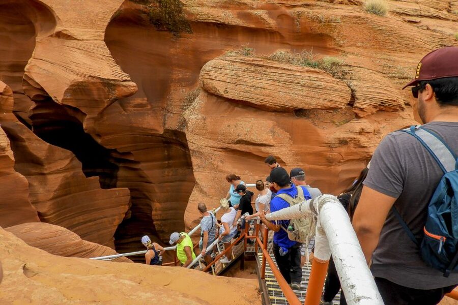 Las Vegas: Antelope Canyon & Horseshoe Bend Tour with Pickup - Who should book this tour
