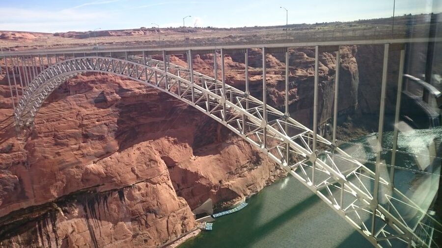 Las Vegas: Antelope, Monument Valley, & Horseshoe 3-Day Tour - Language support and group rhythm