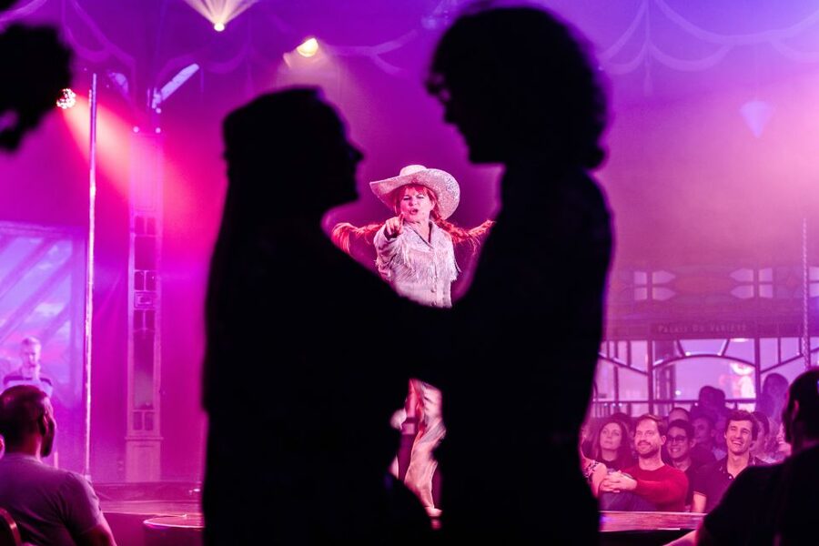 Las Vegas: Atomic Saloon Show at The Venetian - Three bars and the real cost of the evening