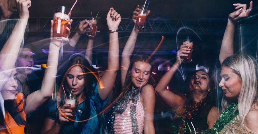 Las Vegas: Bachelorette Party Bus Club Crawl - VIP entry is the real practical benefit