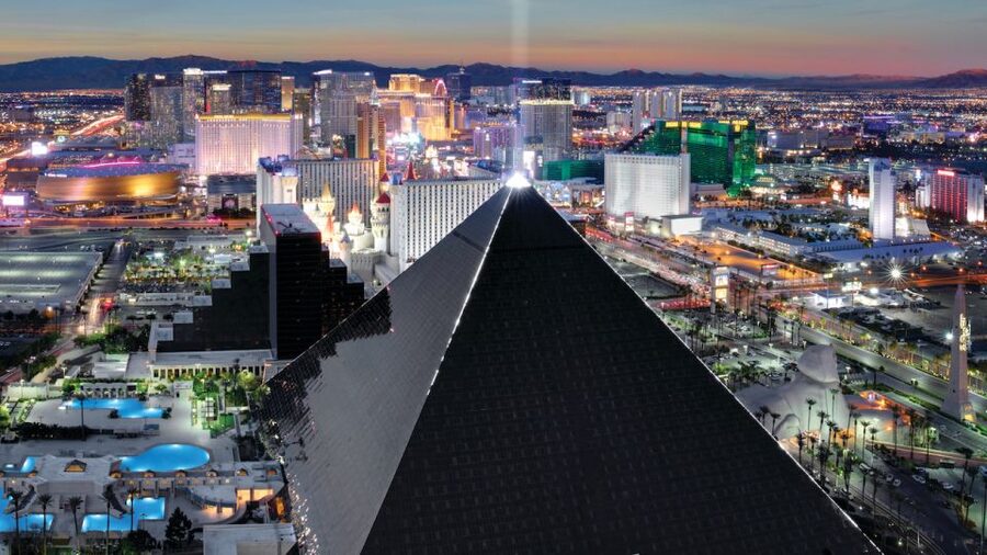 Las Vegas: BODIES | The Exhibition at the Luxor - Examine organs affected by illness and lifestyle