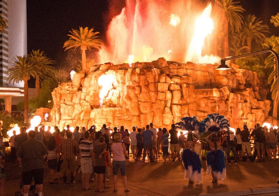 Las Vegas: Bright Lights City Tour with High Roller Ticket - Why this tour works as a first look at Las Vegas