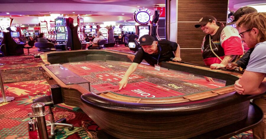 Las Vegas Casino: Gambling Class at the Plaza Hotel & Casino - Learning casino basics at the Plaza Hotel & Casino