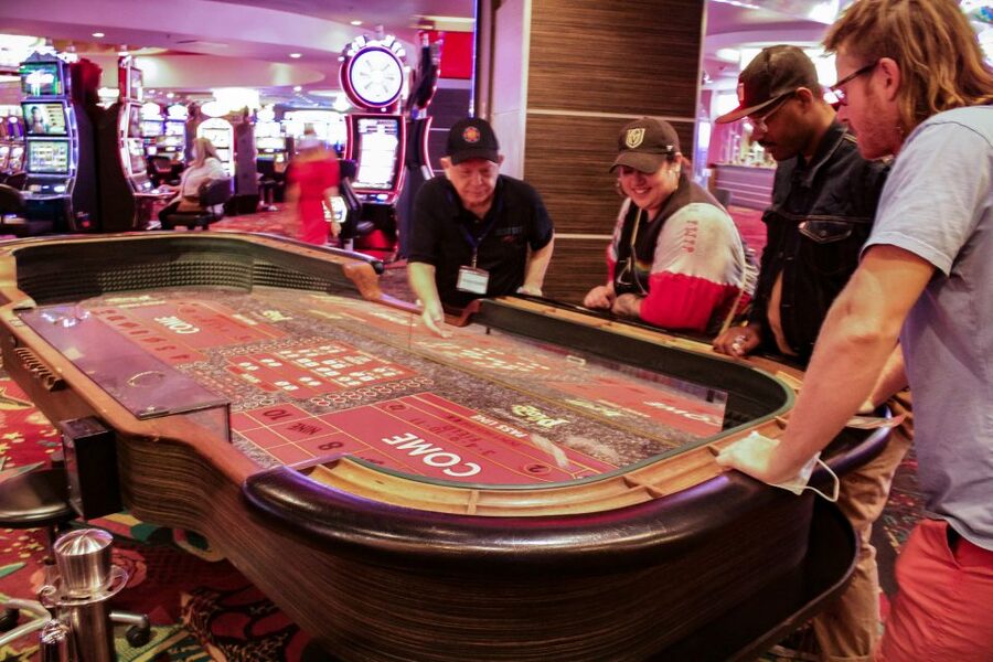 Las Vegas Casino: Gambling Class at the Plaza Hotel & Casino - Blackjack and the value of a simple strategy