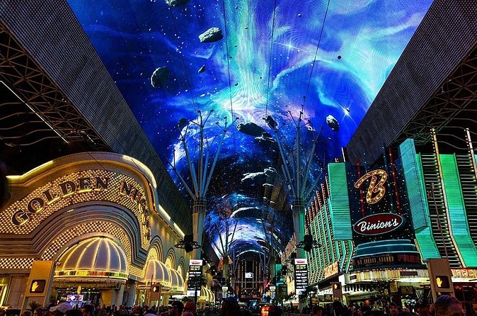 Las Vegas City Tour - Seeing the Strip from the road