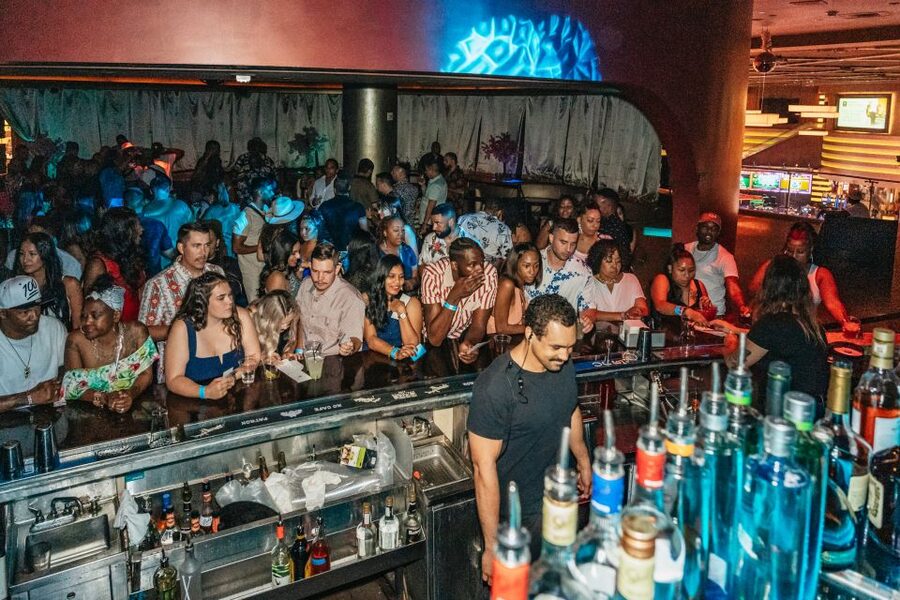 Las Vegas: Club Crawl and Party Bus with Free Drinks - What the $85 price really buys
