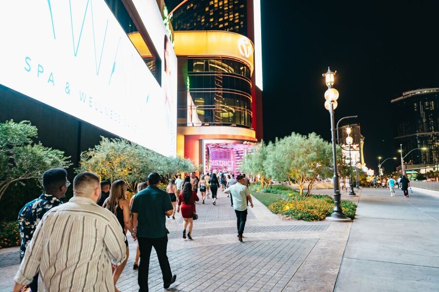 Las Vegas: Club Crawl and Party Bus with Free Drinks - Who will enjoy this club crawl