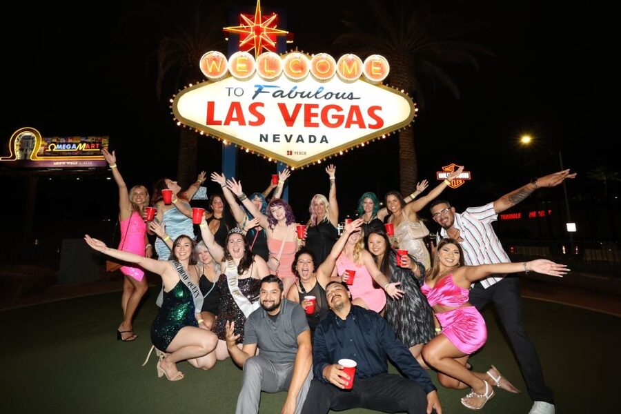 Las Vegas: Club Crawl by Party Bus w/ Free Drinks - Key points at a glance