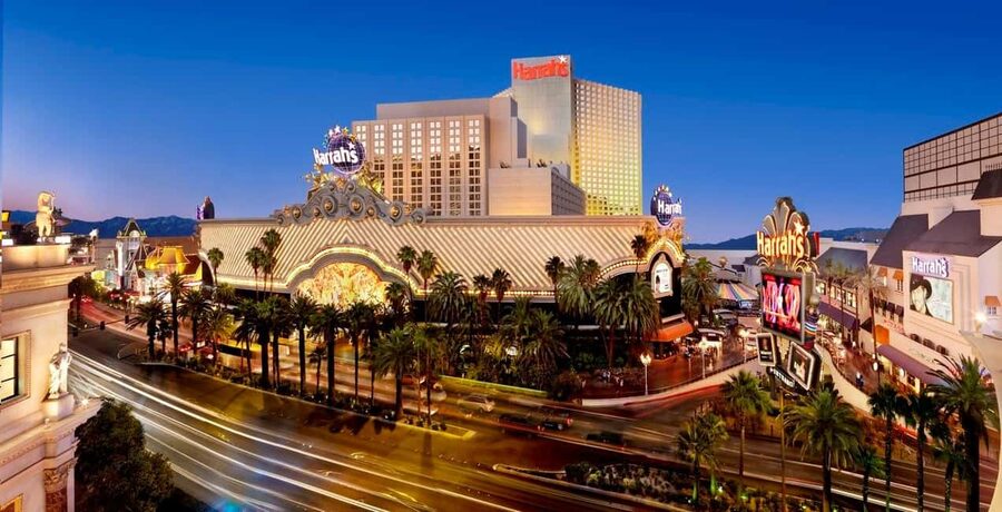 Las Vegas: Colin Cloud Mastermind Magic Show Ticket - The middle section: comedy, choices, and audience involvement