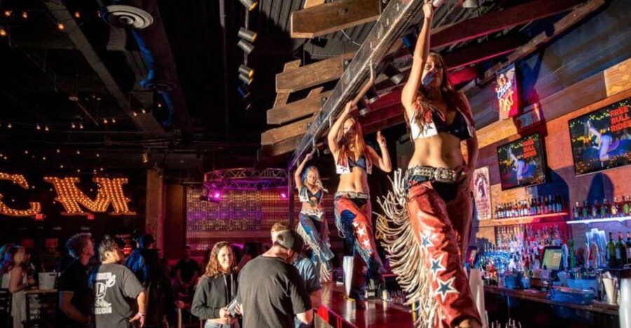 Las Vegas: Country Bar Crawl by Party Bus w/ Mixed Drinks - What happens at check-in