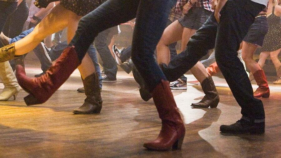 Las Vegas: Country Bar Crawl by Party Bus w/ Mixed Drinks - The party bus is part of the attraction
