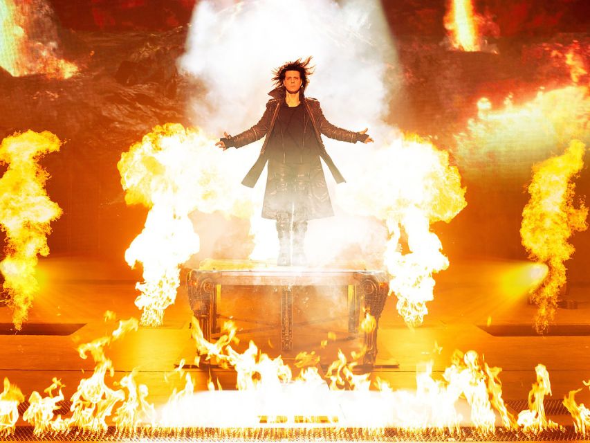 Las Vegas: Criss Angel MINDFREAK® Show at Planet Hollywood - Who will enjoy this most?