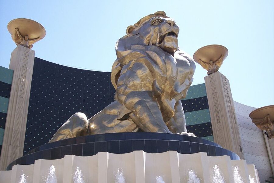 Las Vegas: David Copperfield at the MGM Grand - What makes this a family-friendly night out