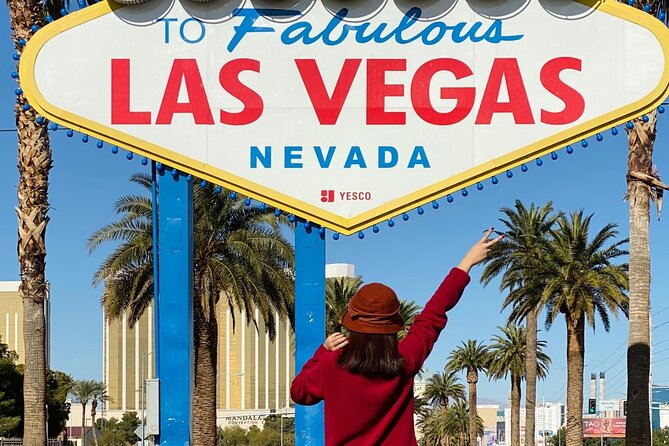 Las Vegas Day Tour – Hoover Dam, Seven Magic, Red Rock & Fremont - Meeting at Bellagio and getting started
