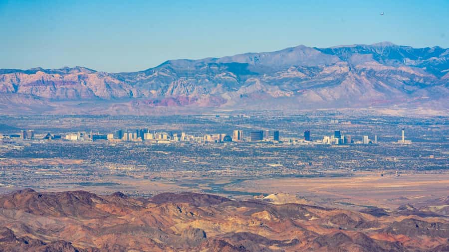Las Vegas: Daytime Hoover Dam & Las Vegas Strip Heli Flight - Who will get the most from this flight?