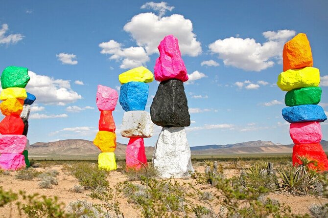 LAS VEGAS: Death Valley, Seven Magic Mountains & Vegas Sign TOUR - Guide Style and Group Size