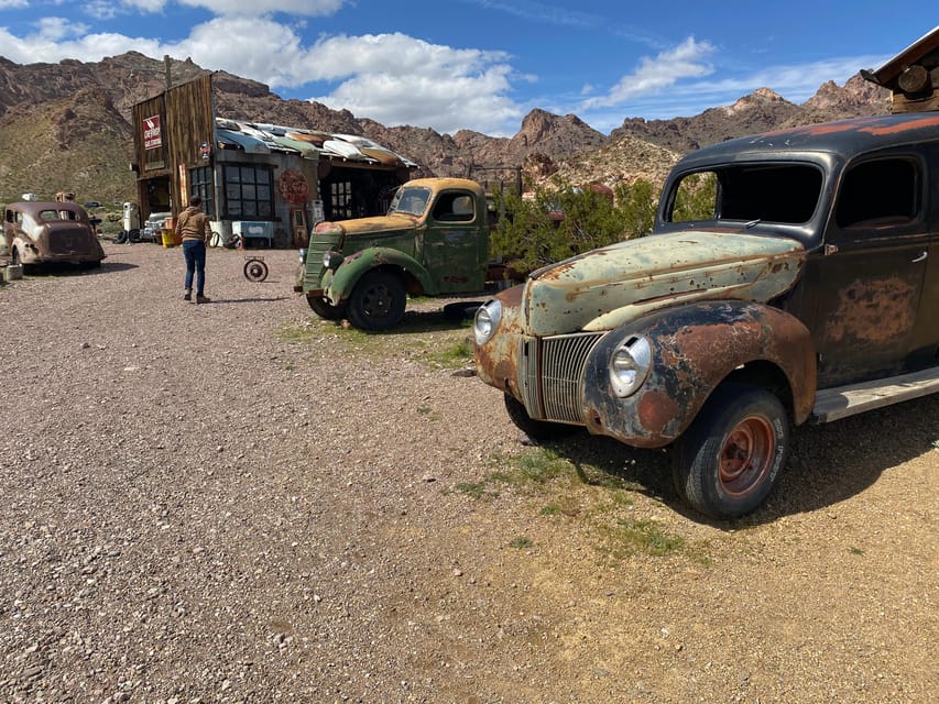 Las Vegas: El Dorado Canyon, Ghost Town and Gold Mine Tour - Wandering the ghost town for photos