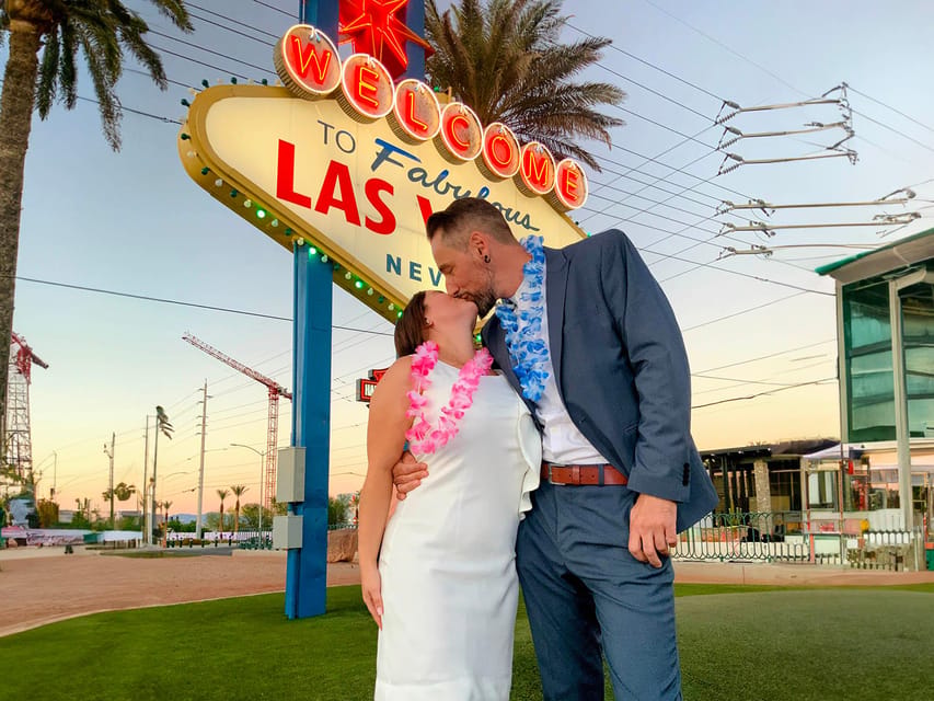 Las Vegas: Elvis Wedding with Las Vegas Sign Photos Included - A Vegas ceremony with Elvis at center stage