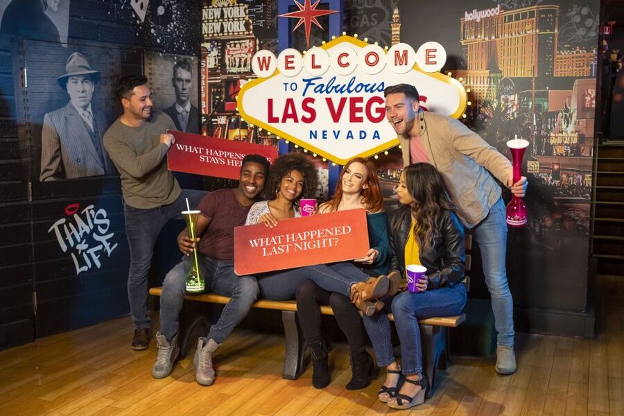 Las Vegas Explorer Pass: Tickets for 2-7 Attractions - High views at the Eiffel Tower, High Roller, and STRAT