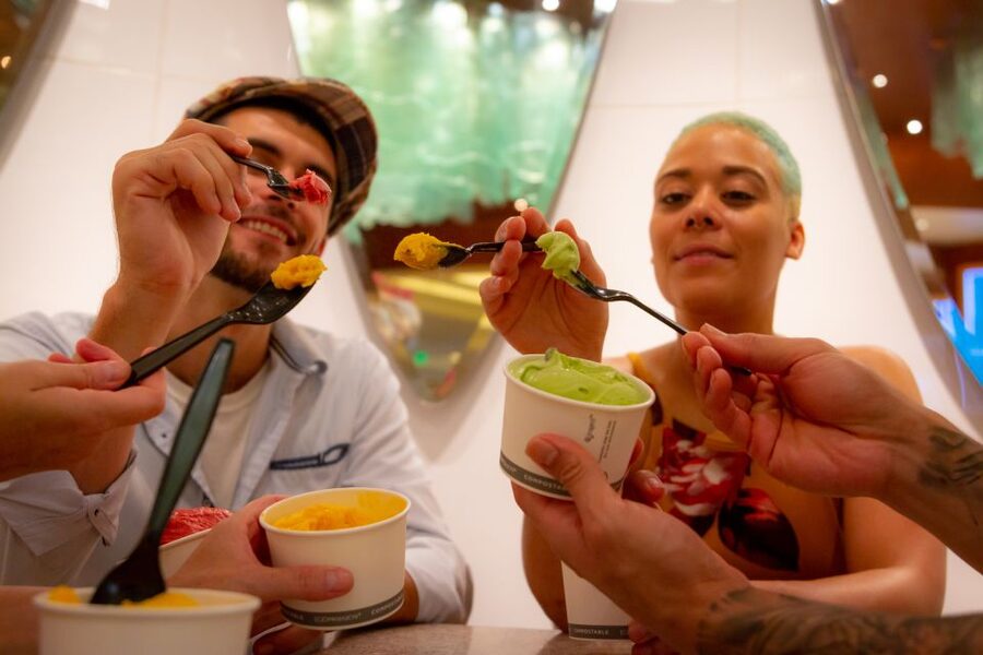 Las Vegas: Foodie Walking Tour on The Strip with Tastings - Starting under the Statue of Liberty