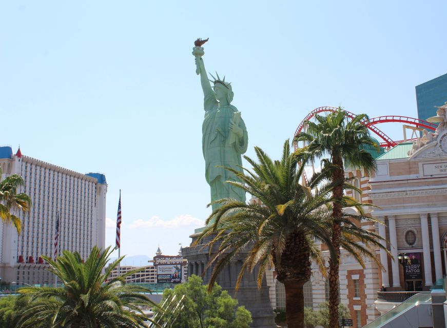 Las Vegas: Foodie Walking Tour on The Strip with Tastings - The Cosmopolitan’s Chandelier Bar