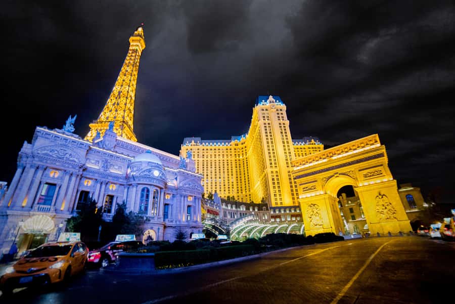 Las Vegas: Gangsters, Glitz, and Gore Ghost Tour - Why the Strip feels different after dark