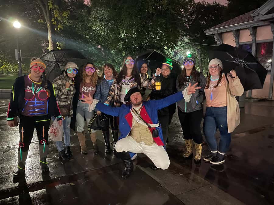 Las Vegas: Gangsters, Glitz, and Gore Ghost Tour - Guides make or break this kind of walk