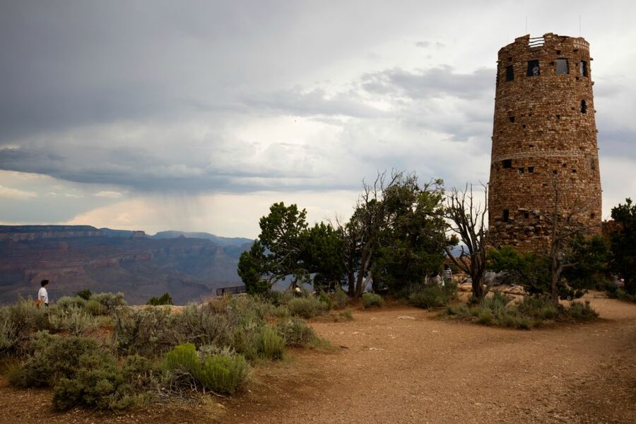 Las Vegas: Grand Canyon, Antelope, Bryce and Zion 3-Day Tour - The bus, guides, and group experience