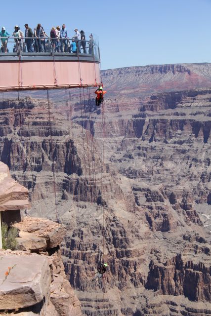 Las Vegas: Grand Canyon in Spanish with Skywalk and Lunch - Grand Canyon West instead of the South Rim
