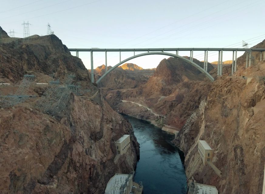Las Vegas: Grand Canyon National Park, Hoover Dam, Route 66 - The evening ride back to Las Vegas