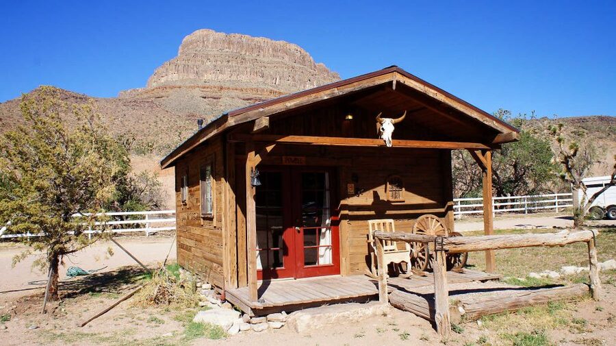 Las Vegas: Grand Canyon Ranch Tour with Horseback/Wagon Ride - Joshua trees and the old Mormon Trail