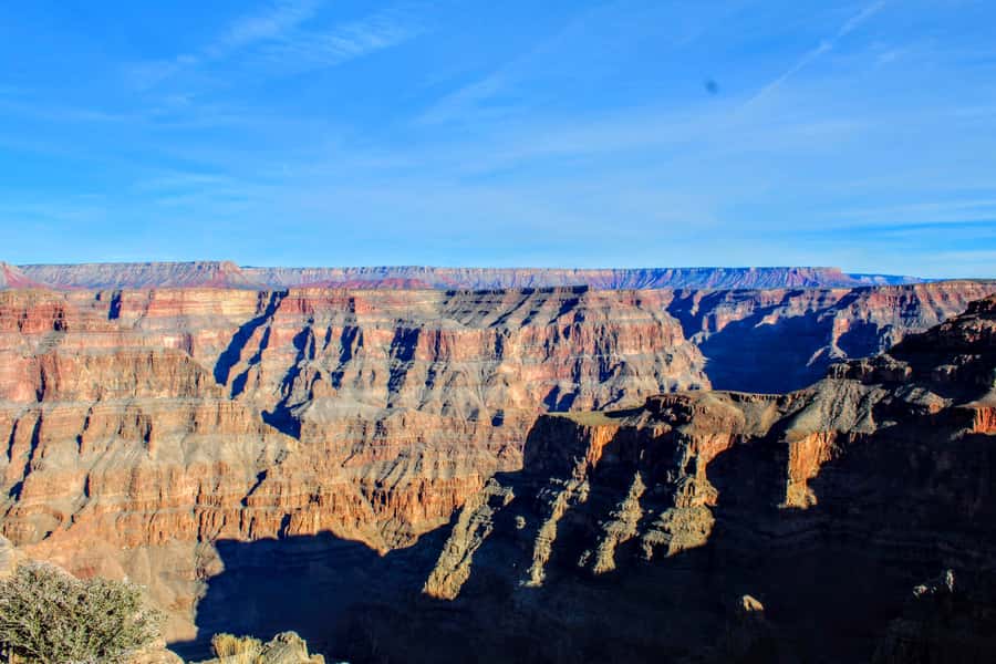 Las Vegas: Grand Canyon West Bus Tour with Guided Walk - What the guides add to the day