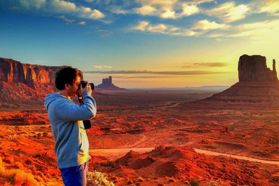 Las Vegas: Grand Canyon, Zion and Monument Valley 3-Day Tour - Sunrise beside Monument Valley