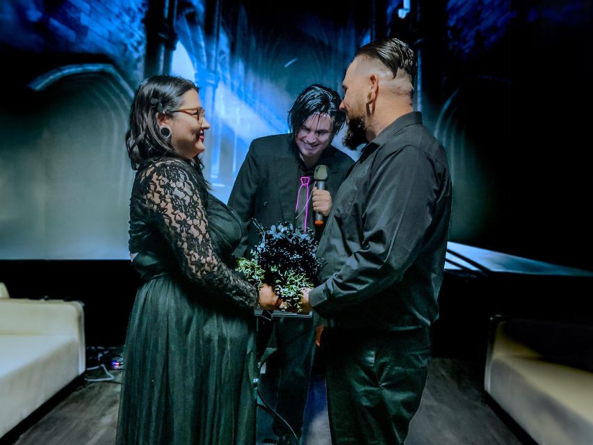Las Vegas: Haunted House Wedding Ceremony + Photography - What happens during the 45-minute visit