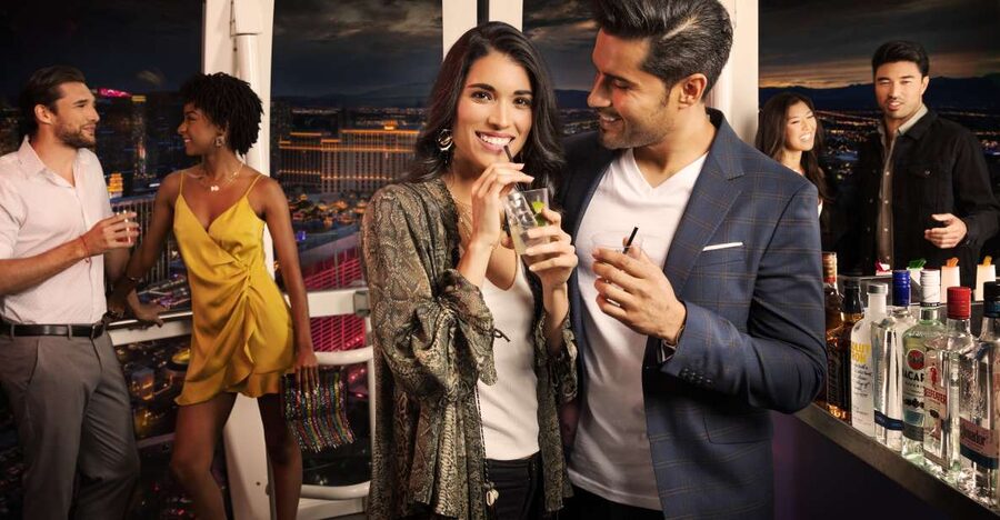 Las Vegas: High Roller Entry Ticket with In-Cabin Open Bar - The open bar and bartender make the difference