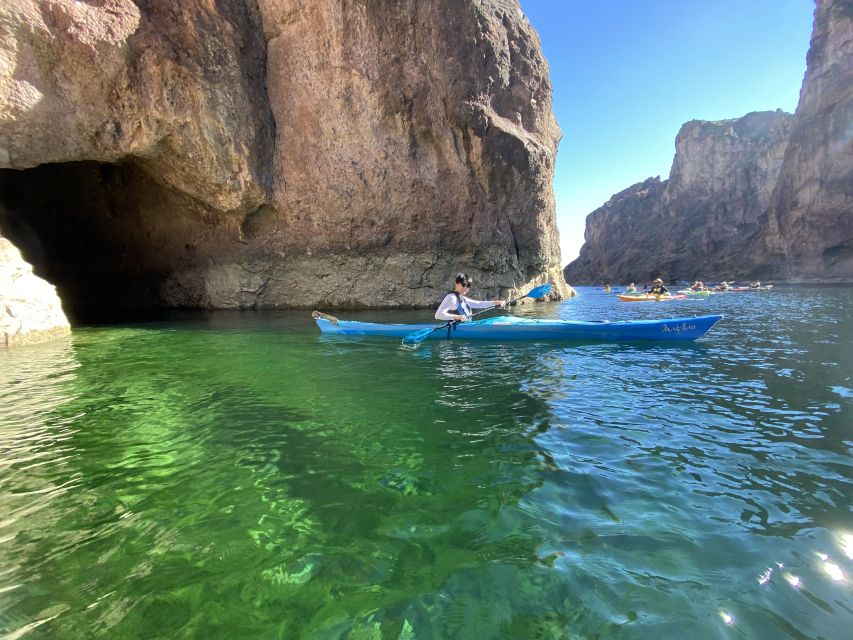 Las Vegas: Hoover Dam and Colorado River Full-Day Kayak Tour - Leaving Las Vegas early and reaching the water