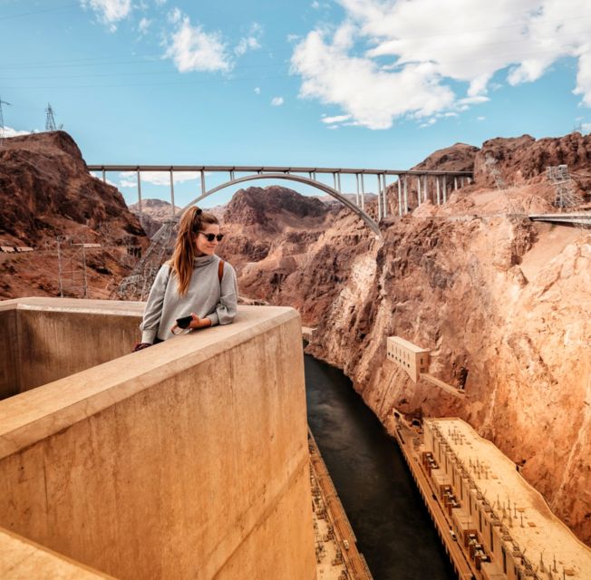 Las Vegas: Hoover Dam and Seven Magic Mountains Tour - Why this five-hour tour works well