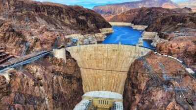 Hoover Dam and Seven Magic Mountains Tour