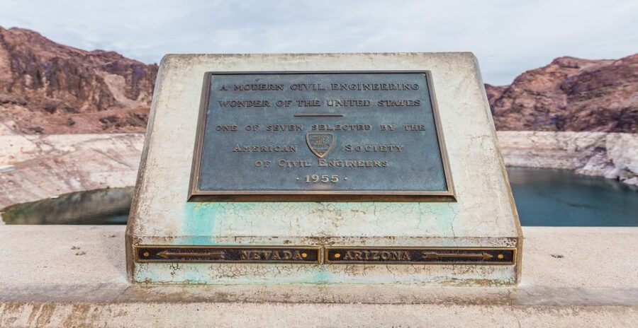 Las Vegas: Hoover Dam Express Tour - The Las Vegas sign starts the morning