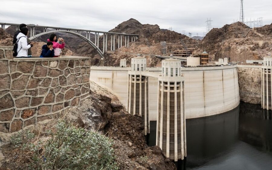 Las Vegas: Hoover Dam Tour with American-Style Hot Breakfast - Arizona Lookout Point and the full scale of Lake Mead