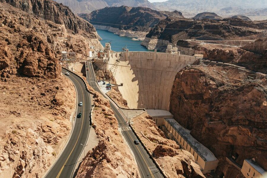 Las Vegas: Hoover Dam Ultimate VIP Tour with Lunch - The comedy ticket is a useful bonus, with one catch