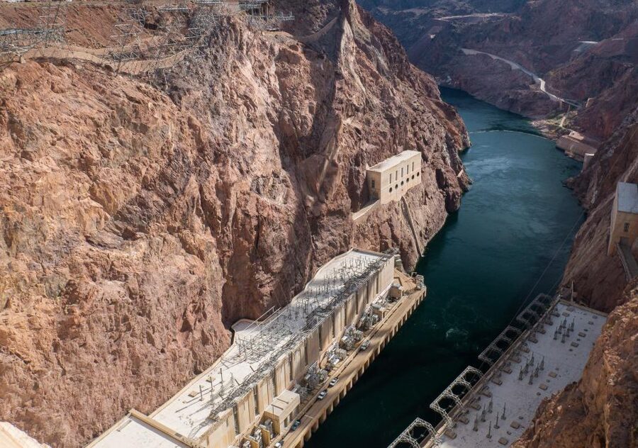 Las Vegas: Hoover Dam, Valley of Fire, Boulder City Day Tour - Lake Mead on the road between major stops