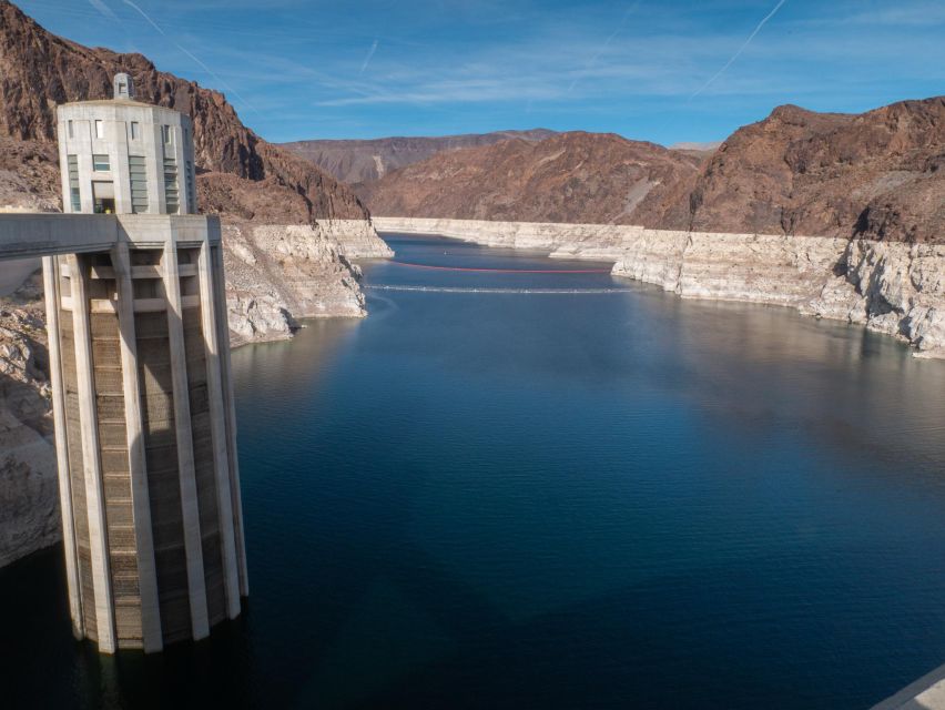 Las Vegas: Hoover Dam, Valley of Fire, Boulder City Day Tour - How the guide shapes the experience